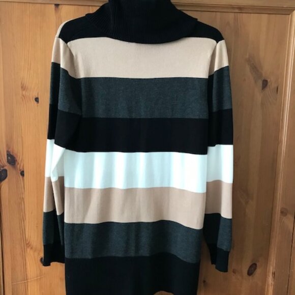 High collar long sleeve sweater, size L. - Picture 3 of 4